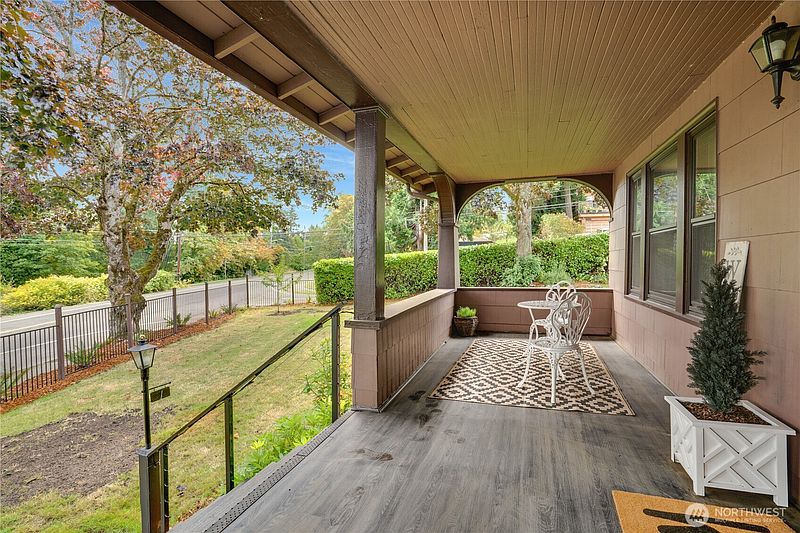 3rd image of 11457 Glendale Way S