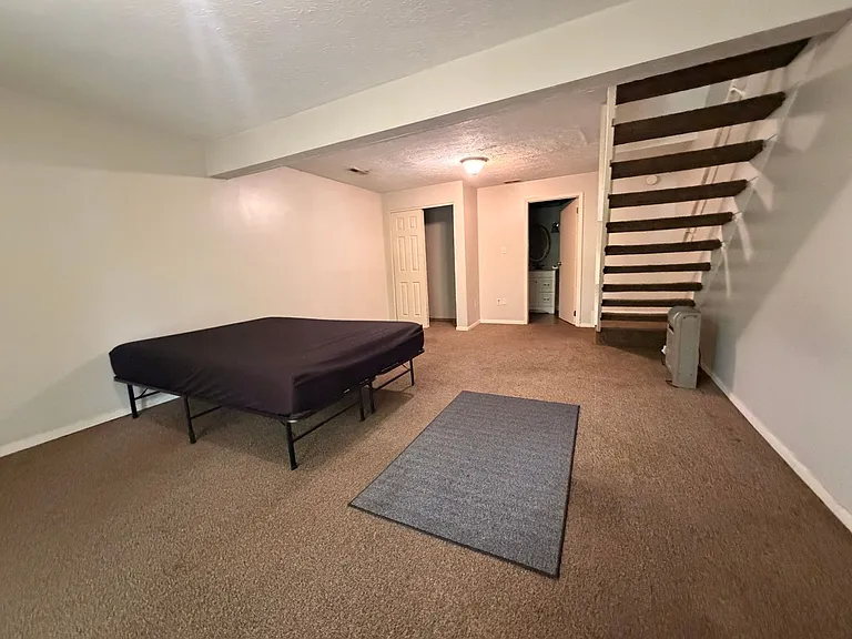 576 E Graham Pl — Photo 6