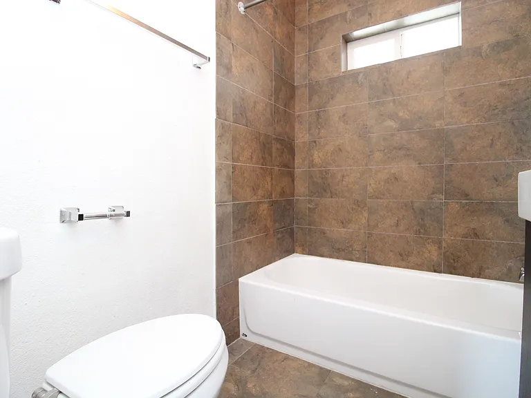 1022 S Montezuma Ave — Photo 8