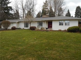 23 Framingham Ln, Pittsford, NY 14534