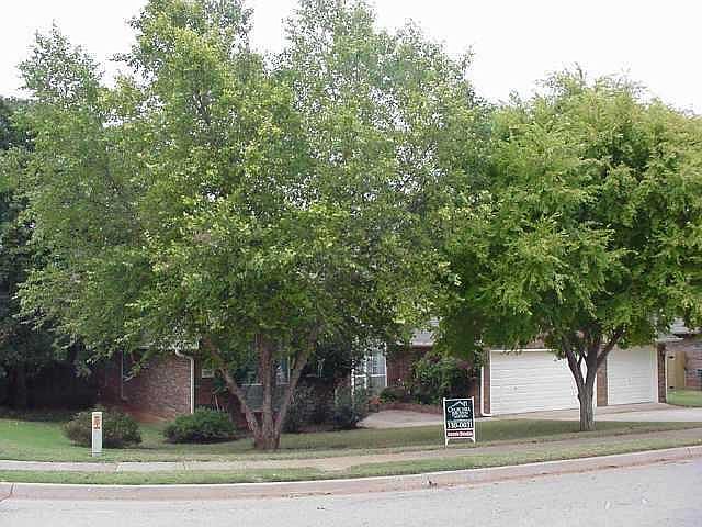 2nd image of 2909 W Lexington Way