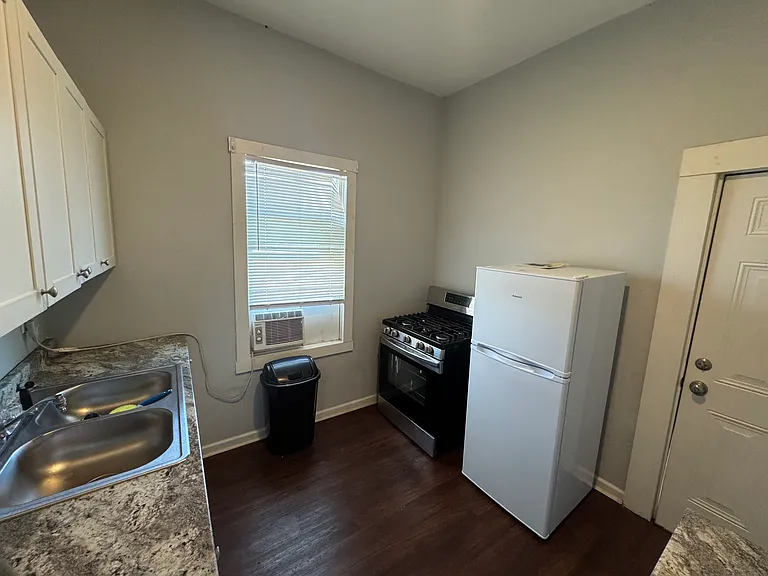 403 Egan St #403 — Photo 6