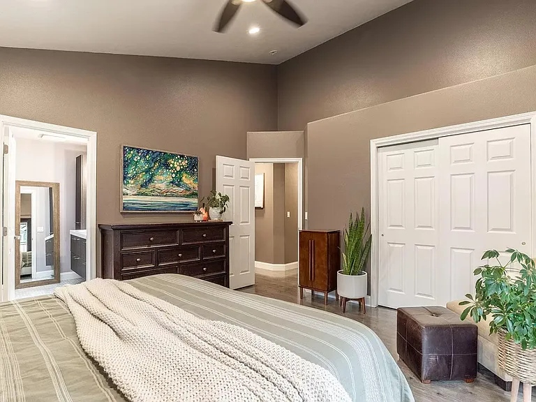 2831 N White Pines Dr — Photo 16
