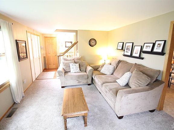5th image of 3929 Vineland Dr