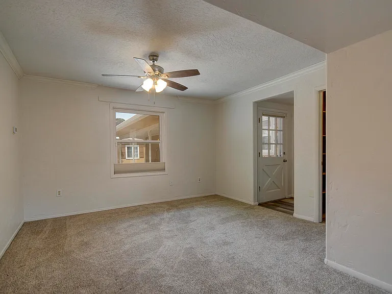 4631 Sherwood St NE — Photo 20