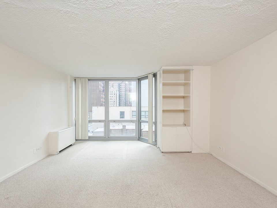 1st image of 21 W Goethe St APT 6J