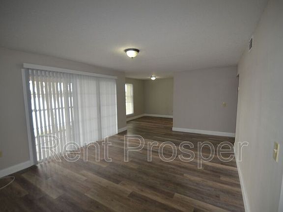 2nd image of 3930 Versailles Dr #B
