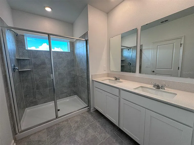 3133 Laurent Loop — Photo 29