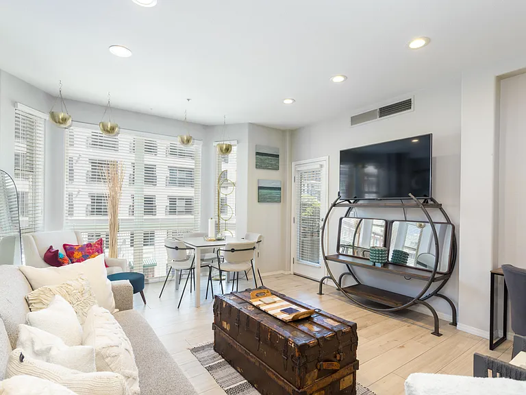 330 J St #309 — Photo 3