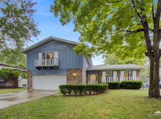 112 Hickory St, Oswego, IL 60543