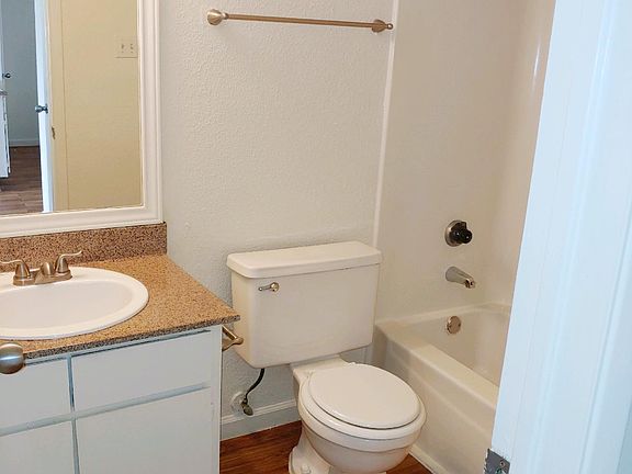 5th image of 1302 E Broadway St #187