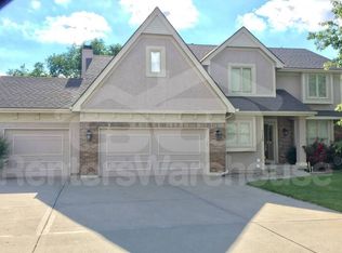 6110 N Kensington Ct, Gladstone, MO 64119