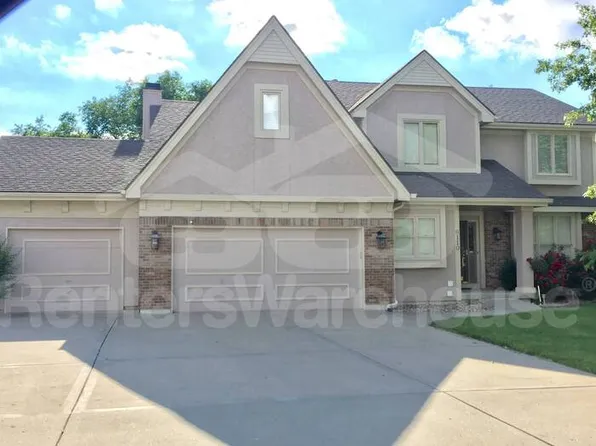 6110 N Kensington Ct, Gladstone, MO 64119