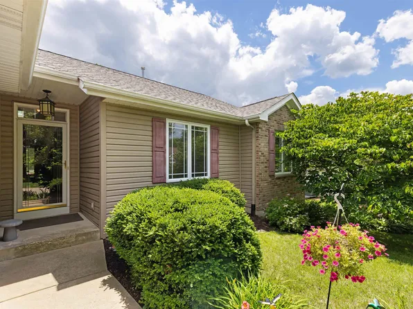 10589 Harrison Ct, Roscoe, IL 61073