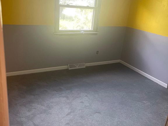 Bedroom: new paint, new carpet