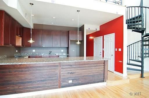 3rd image of 612 S Western Ave APT 4