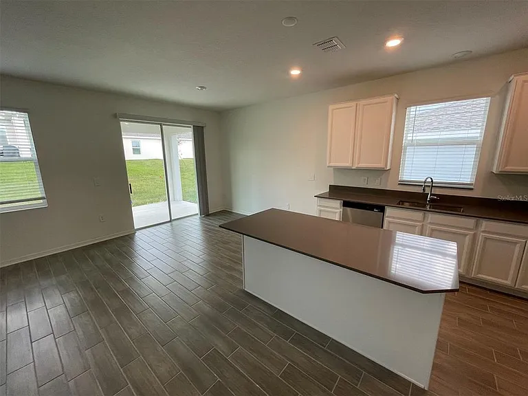 660 Tanaro Ln — Photo 14