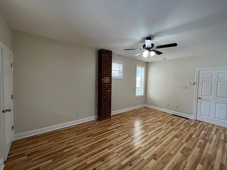 4924 Centre Ave #4 — Photo 8