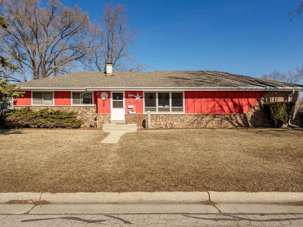 602 W Hilltop Trl, Fort Atkinson, WI 53538
