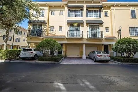 1 bed, 1.0 bath, 884 sqft, $2,150 — Photo 1