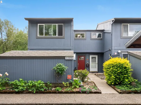 23990 NE Treehill Dr, Wood Village, OR 97060