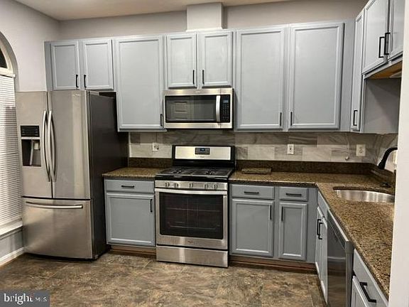 4th image of 4126 Fountainside Ln