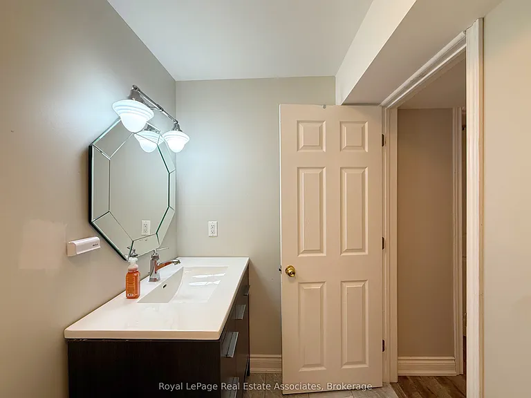 51 Sorbonne Dr — Photo 8
