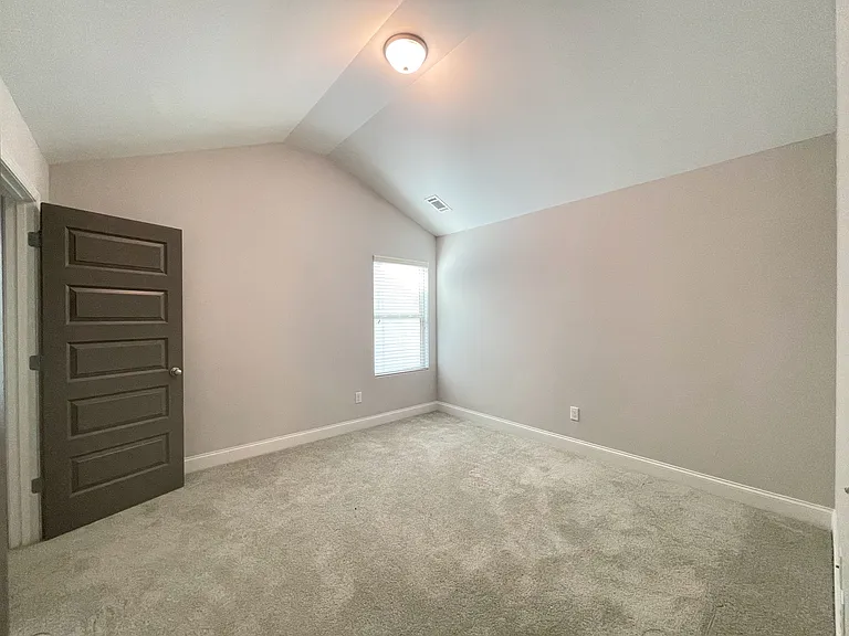 598 Omnia Ct — Photo 17