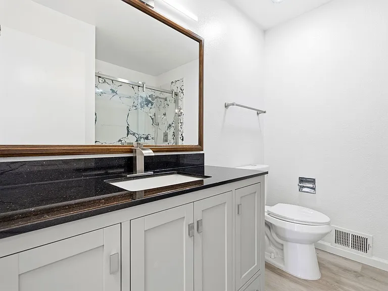 800 Locust Dr — Photo 28