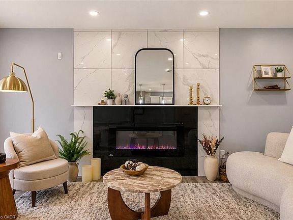 3rd image of 86 Carlyle Dr