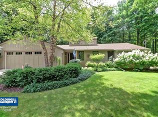 7 Hilltop Ct, Appleton, WI 54914