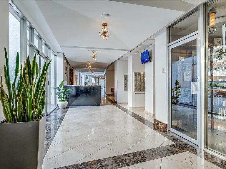 Commercial offices, barber shops, salons, community mail, and 24 hr concierge