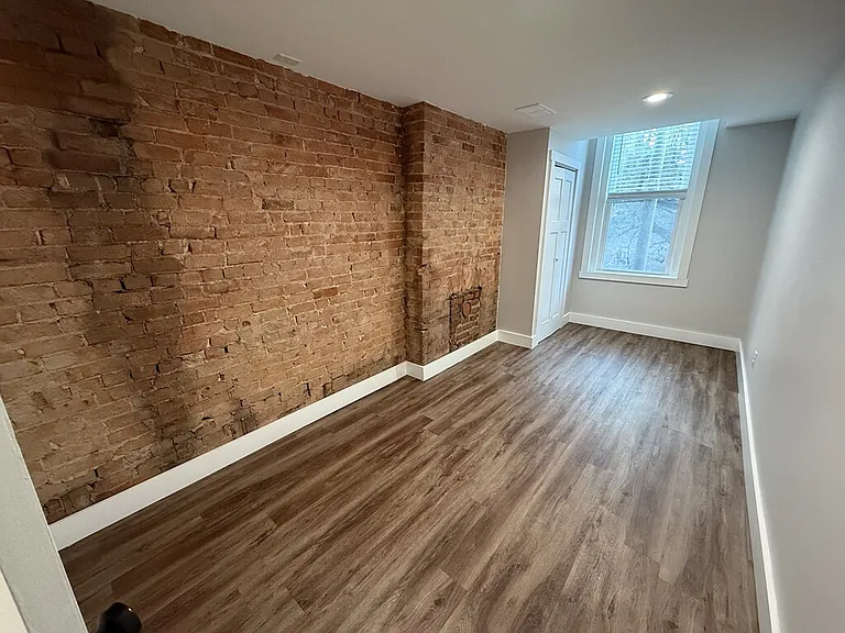 2153 Loth St #2 — Photo 7