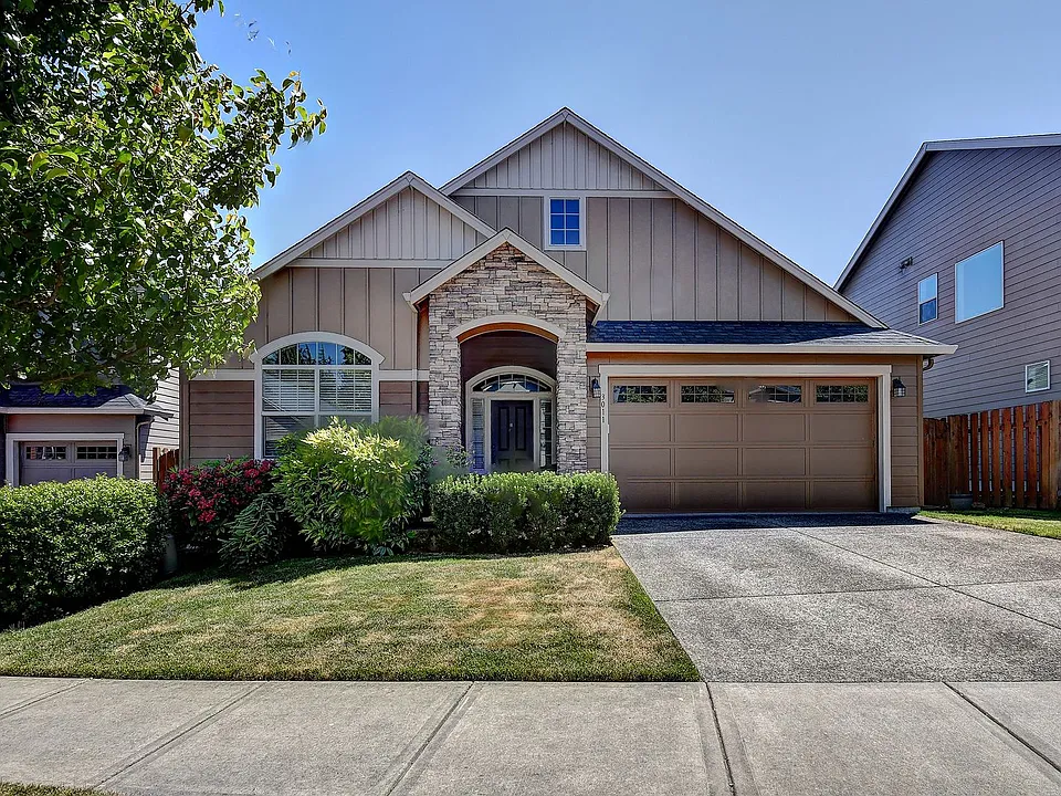 3011 NE 169th Way