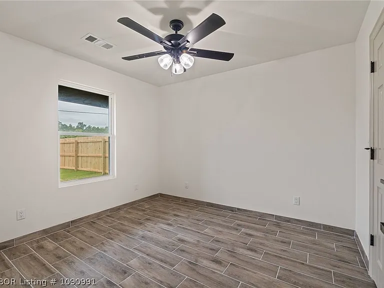 10415 A & B Preston Ct — Photo 36