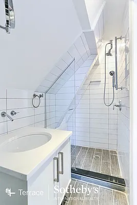 Rented by Terrace Sotheby's International Realty | media 13