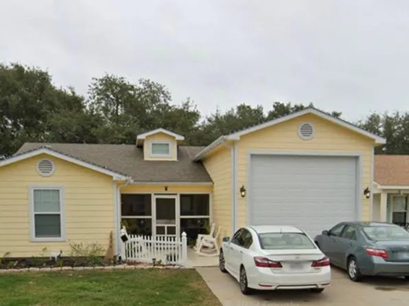 114 Captains Bay Dr, Rockport, TX 78382