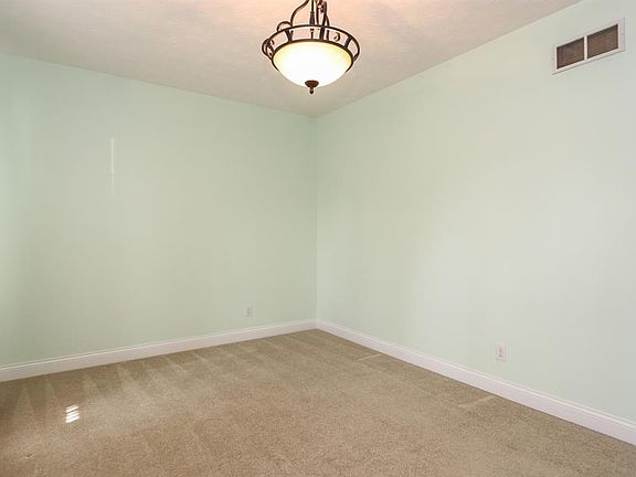 4th image of 1332 Lyndhurst Dr