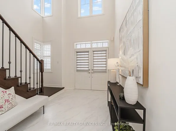 564 Mactier Dr, Vaughan, ON L4H 4T9