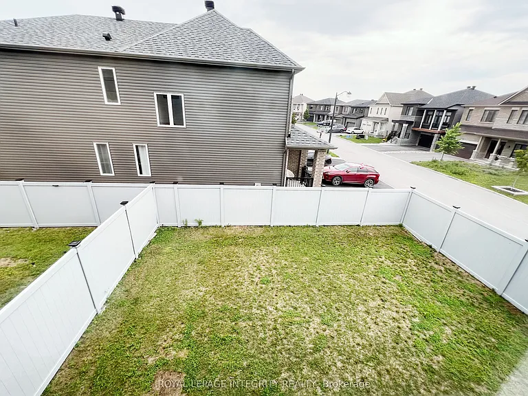 1042 Parabolica Way — Photo 32