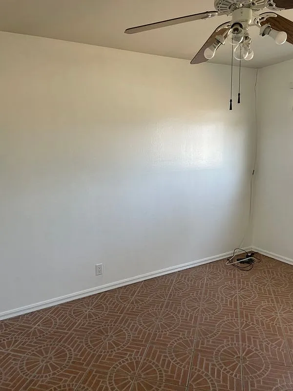 4 bed, 2.0 bath, 136 sqft, $1,250 — Photo 4