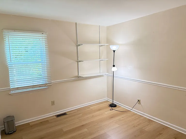 203 Aurora Ln — Photo 13