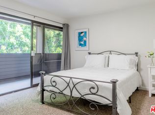 110 N Barrington Ave, Los Angeles, CA 90049