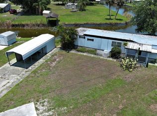 1071 Peach Ln, Okeechobee, FL 34974