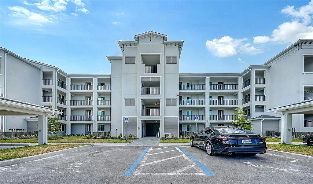 3 bed, 2.0 bath, 1436 sqft, $6,500 — Photo 3