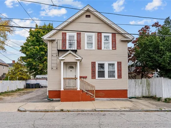 11 Hilarity St, Providence, RI 02909