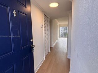 8740 N Sherman Cir APT 405, Hollywood, FL 33025