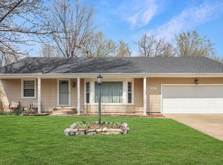 1511 W Crestview St, Springfield, MO 65807