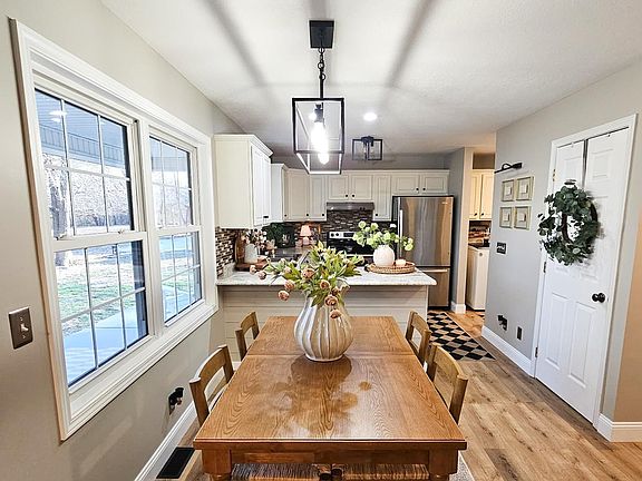 5th image of 5582 S Wildwood Ln