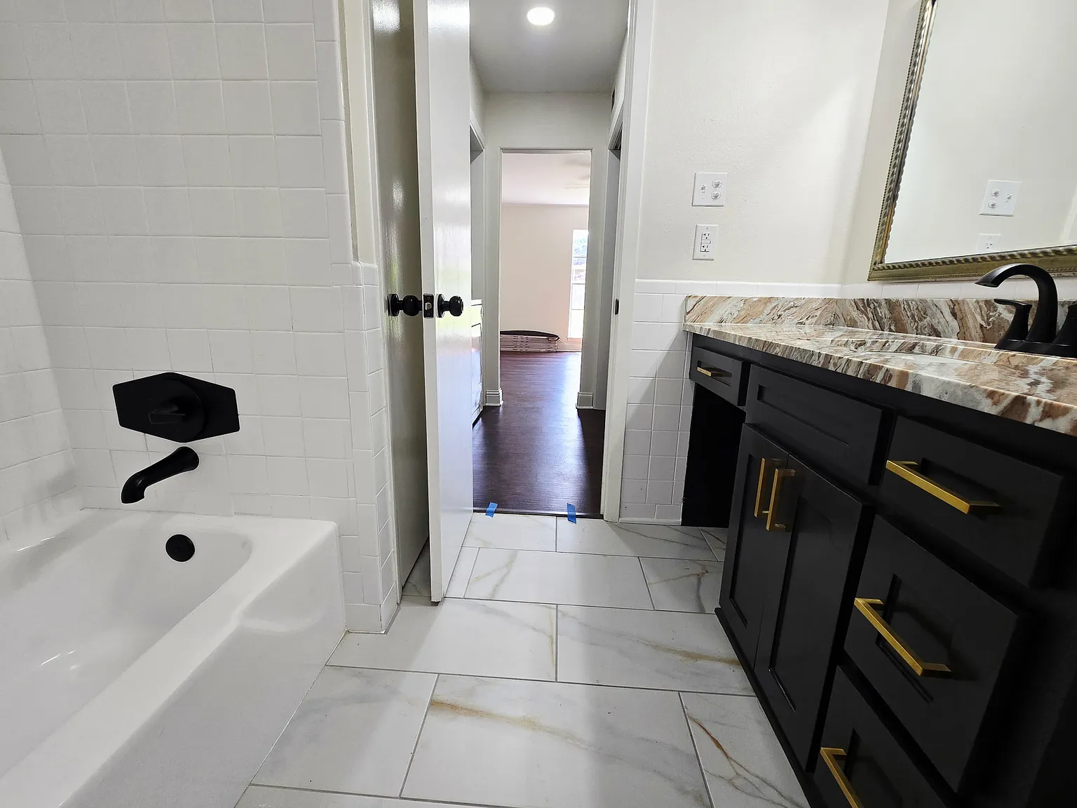 2 bed, 1200 sqft, $1,300 — Photo 3